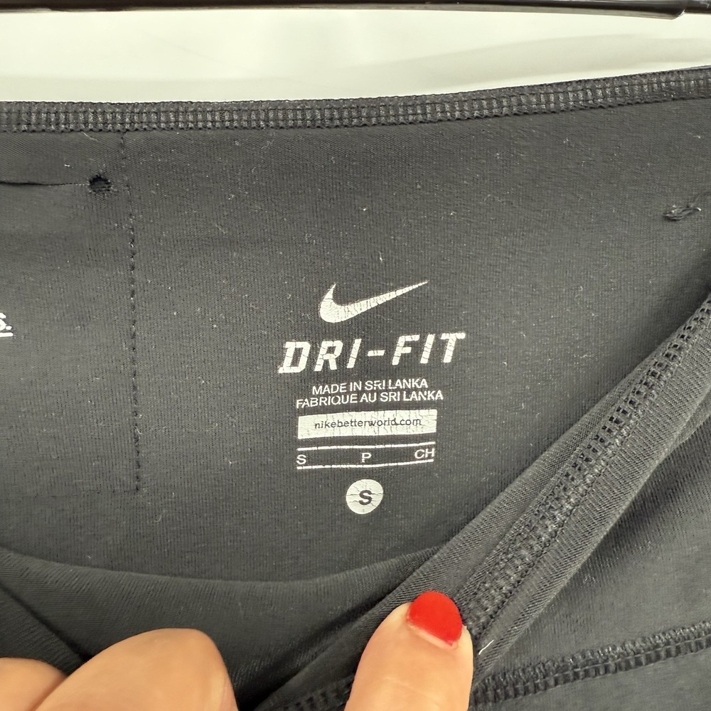 Nike Leggings Womens S  Black Dri-FIT High Waist Capri Athletic‎ Activewear - Picture 3 of 7